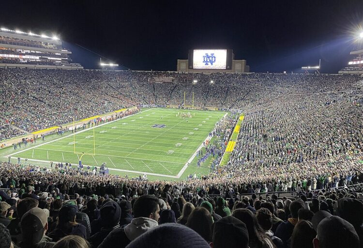 1024px-NotreDameStadiumNight
