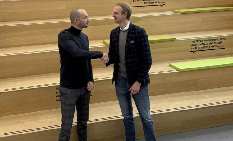 16f59adb-7328-4f32-9081-6ae4d0b6a268 3