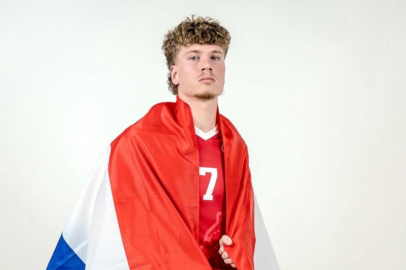 D33CE9F2-CB9E-4533-A5D2-3C9DDD19B293