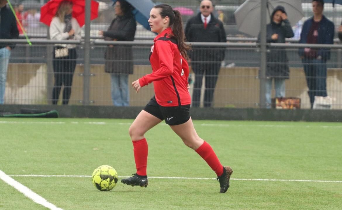 Elaine Otten - USC - Lancaster - Voetbal,