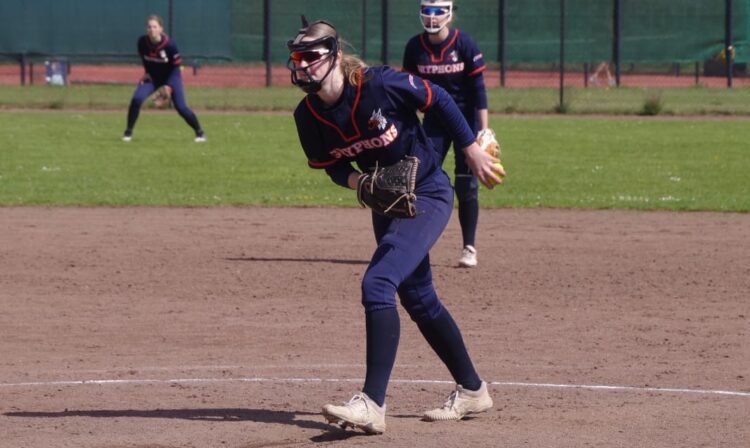 Ellemieke Vermeulen - Minnesota North College - Rainy River - Softbal