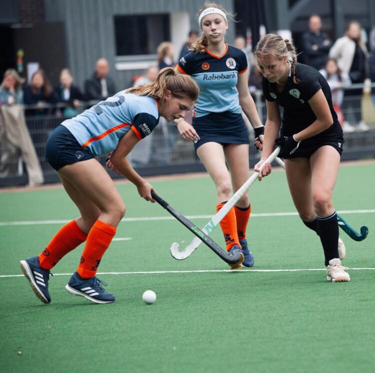 Frédèrique van den Dungen - Syracuse University - Hockey