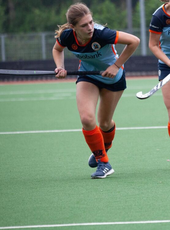 Frédèrique van den Dungen - Syracuse University - Hockey,