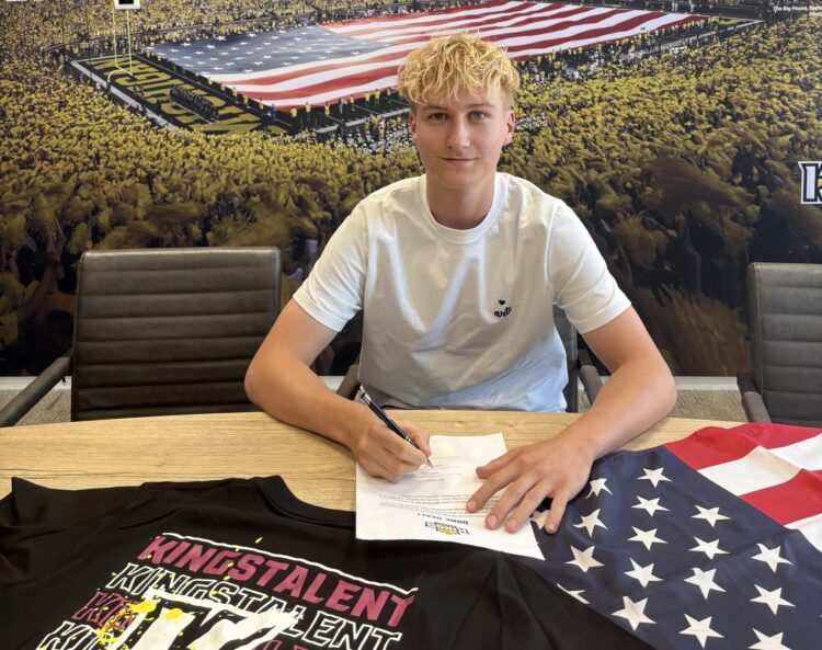 Jochem Bakkenes -Hesston College - Voetbal.