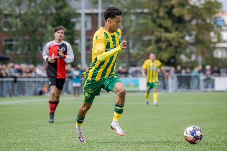 Keanu Does - Keiser University - Voetbal