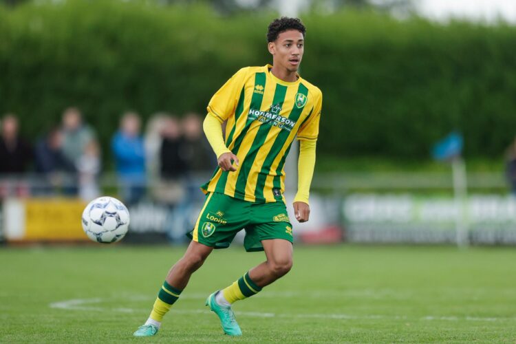 Keanu Does - Keiser University - Voetbal.