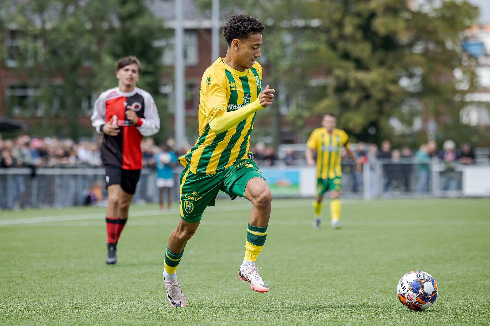 Keanu Does - Keiser University - Voetbal