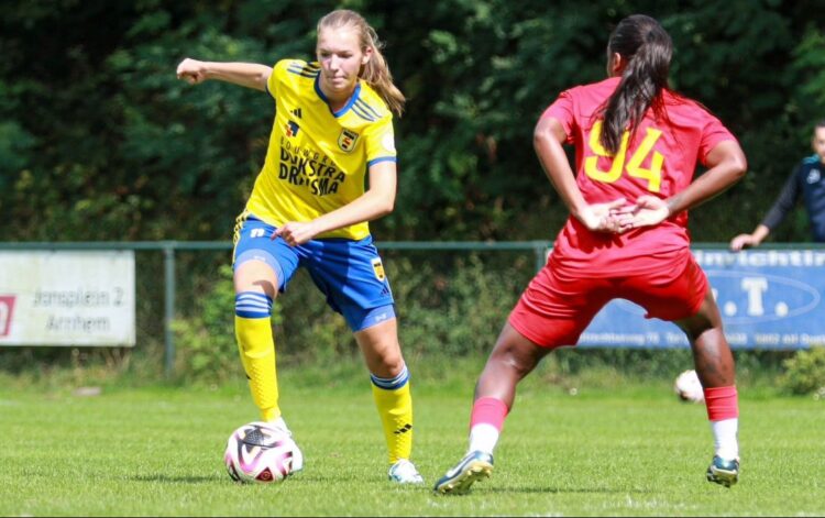 Laura de Vries - William Woods University - Voetbal