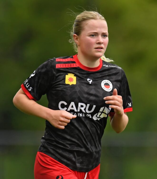 Milou Hemmen - Bridgeport University - Voetbal,