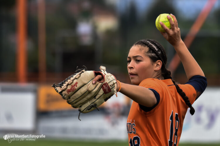 Senna Grootings - Florida Southwestern State College - Softball}