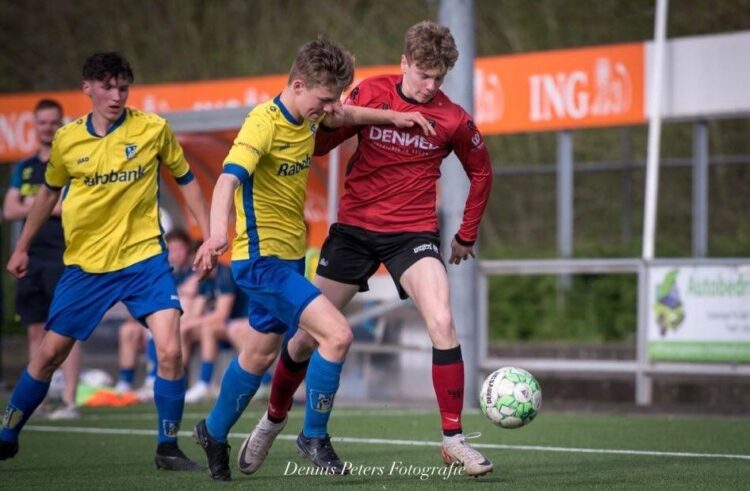Ties Hartenhof - Fulton Montgomery - Voetbal
