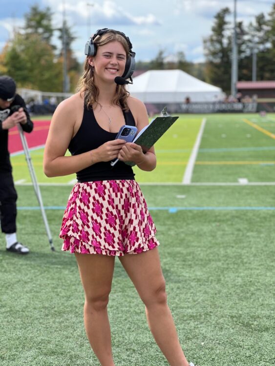 Zoe Noorlag - Franklin Pierce - Hockey 3