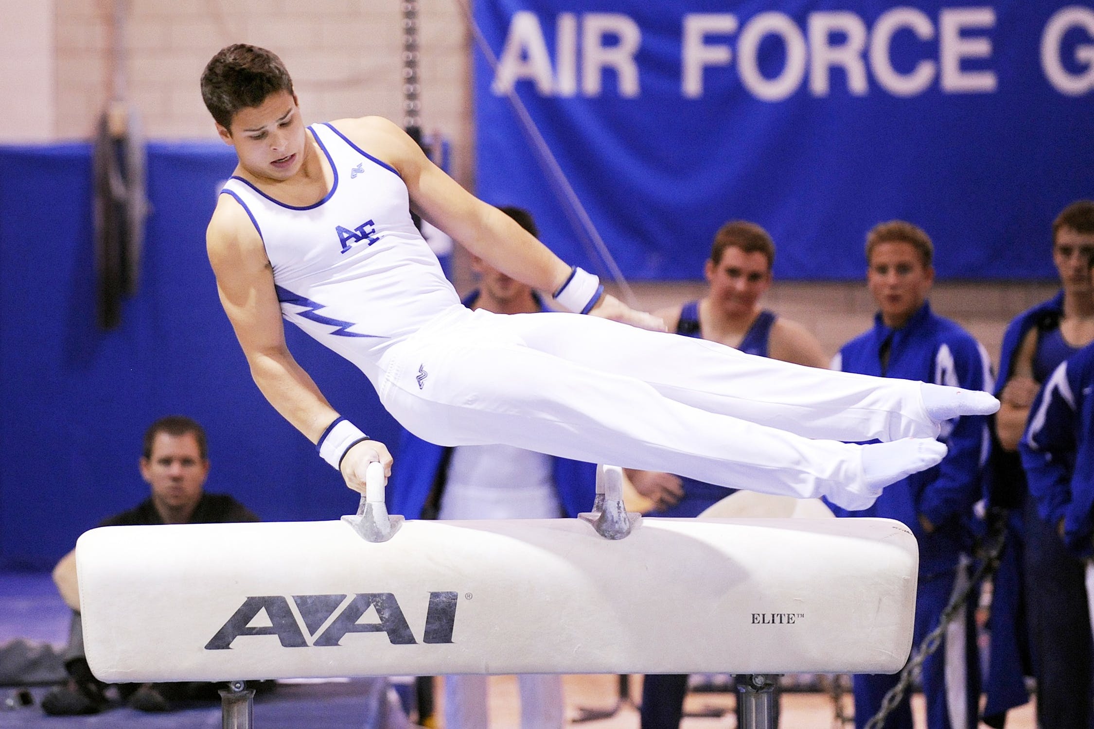 mannen college gymnastics